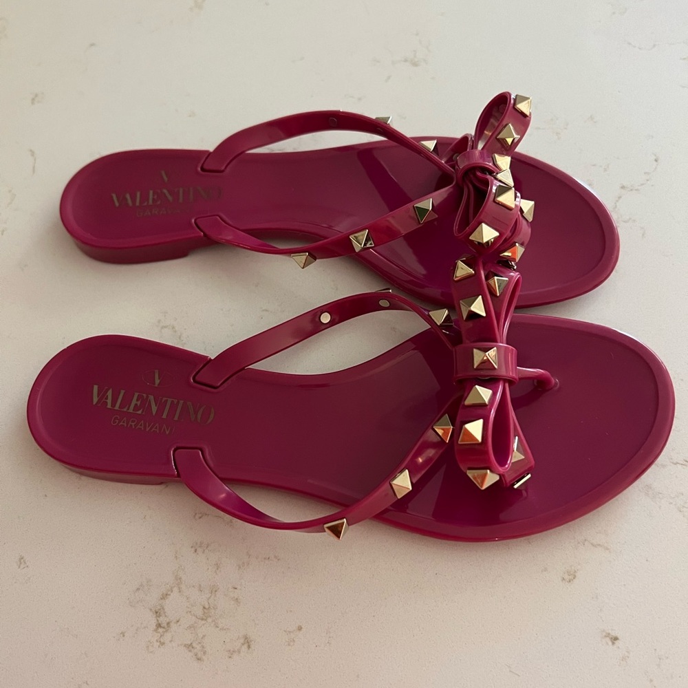 Valentino Garavani Rockstud Bow Sandals